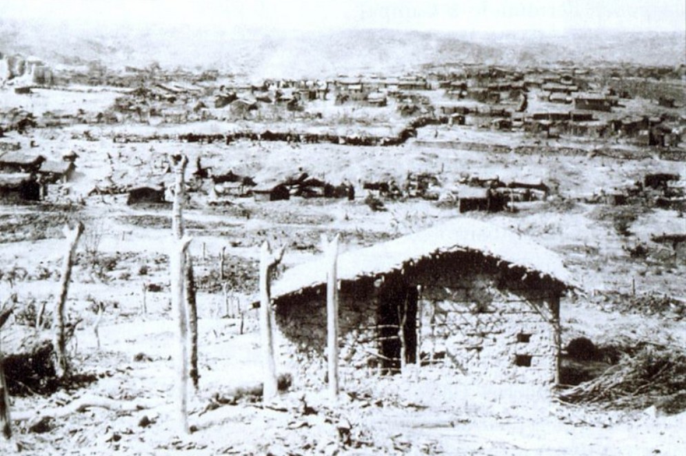 Visão de Canudos destruída em 1897(Foto: Brasiliana Biblioteca Nacional )