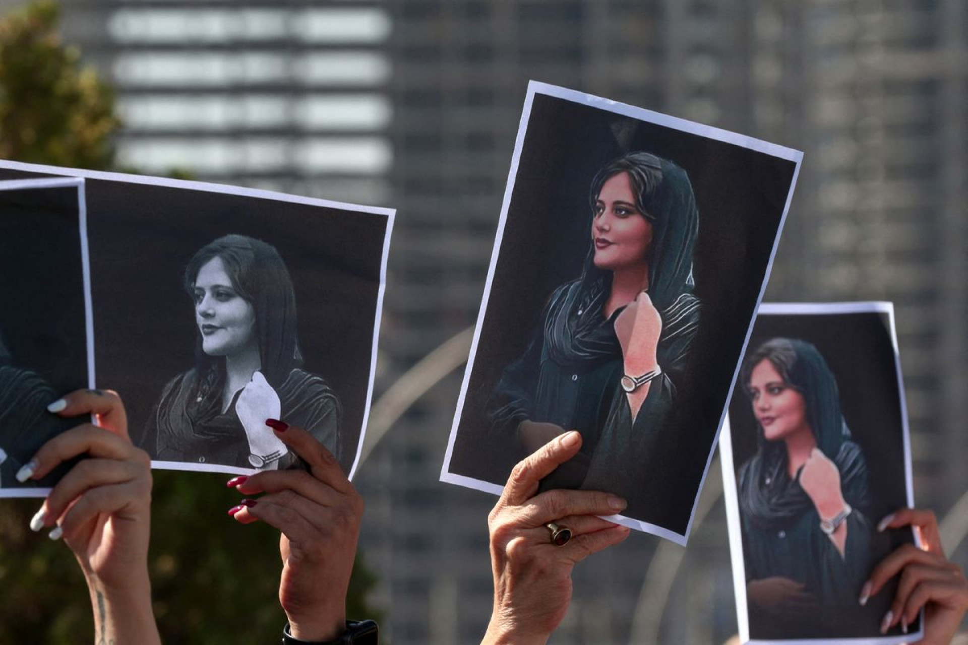 A morte de Mahsa mobilizou protestos em todo o mundo. (AFP)