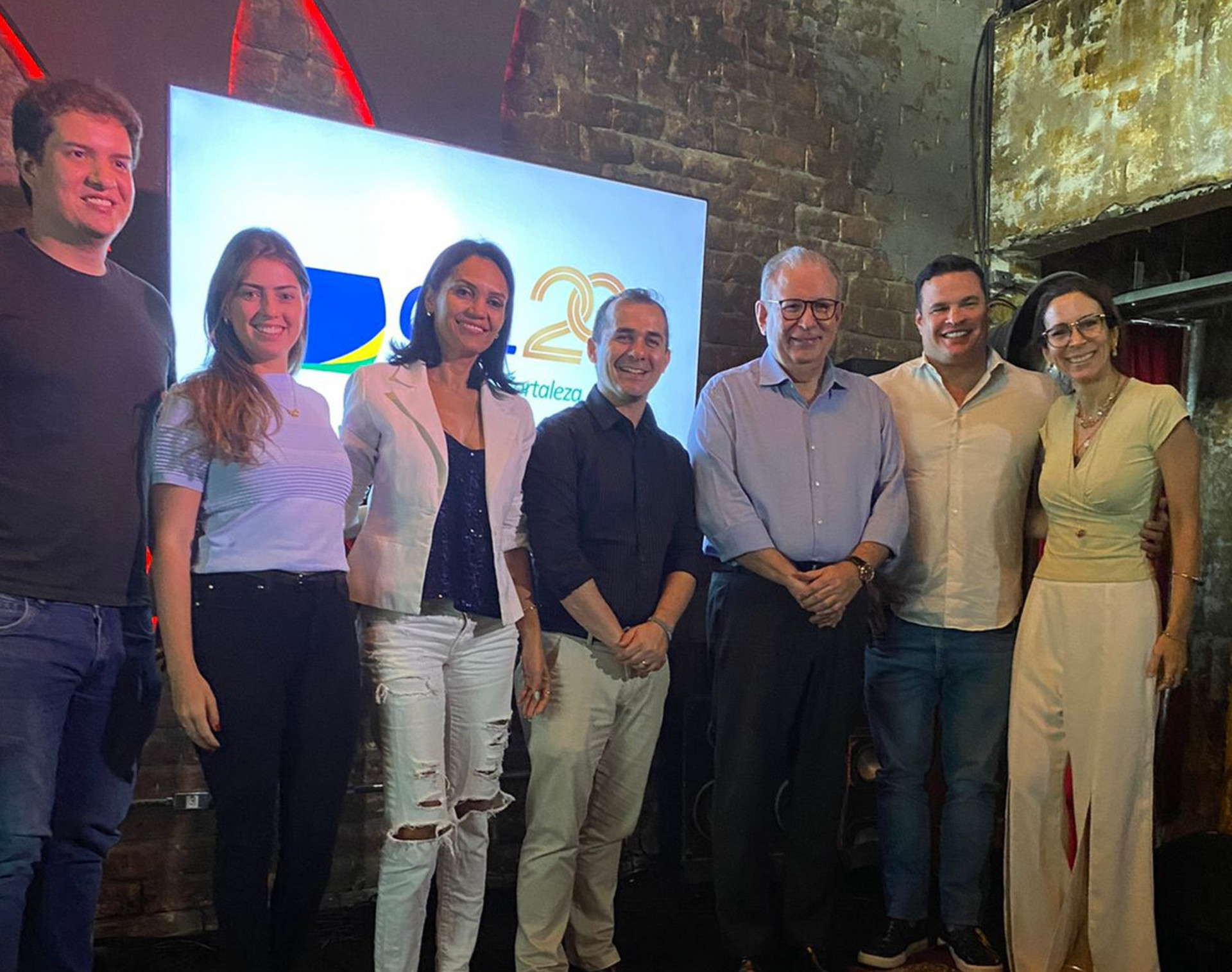(Foto: divulgação)Guilherme Colares, Lais Zavattieri, Patrícia Gomes, Rudinei Sabino e Gisele Studart. Roberto Leite Jr e Ricardo Cavalcante.