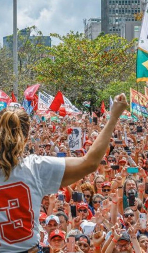 Além de dar conta do trabalho, na unidade de Itaipu, Janja cuidava da mãe e participava das vigílias por Lula.