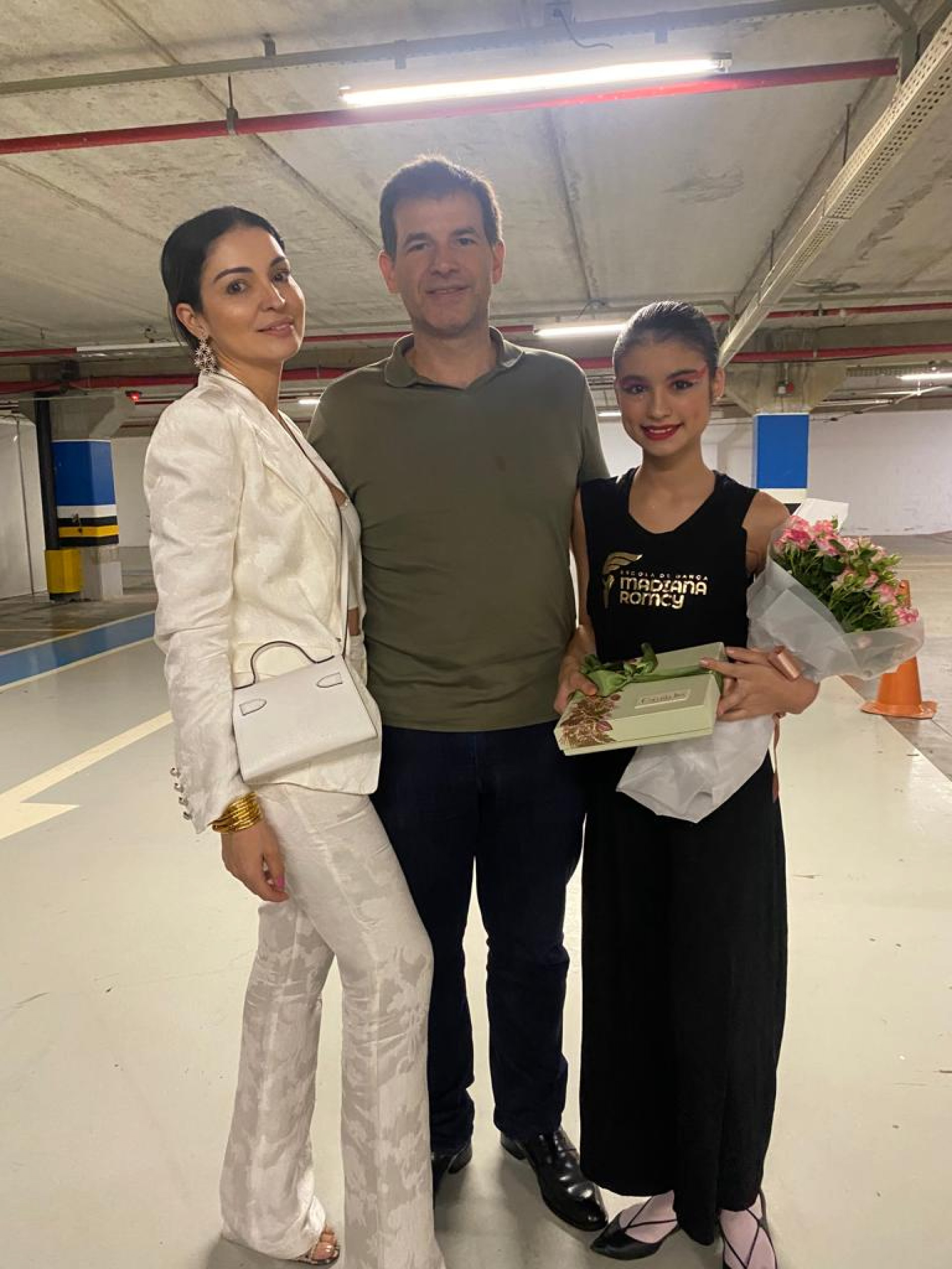Ylka e Germano Franck com a filha Luiza, uma das dedicadas bailarinas da tradicional escola de Madiana Romcy, que encantou público com seu espetáculo "Circo", no RioMar Fortaleza