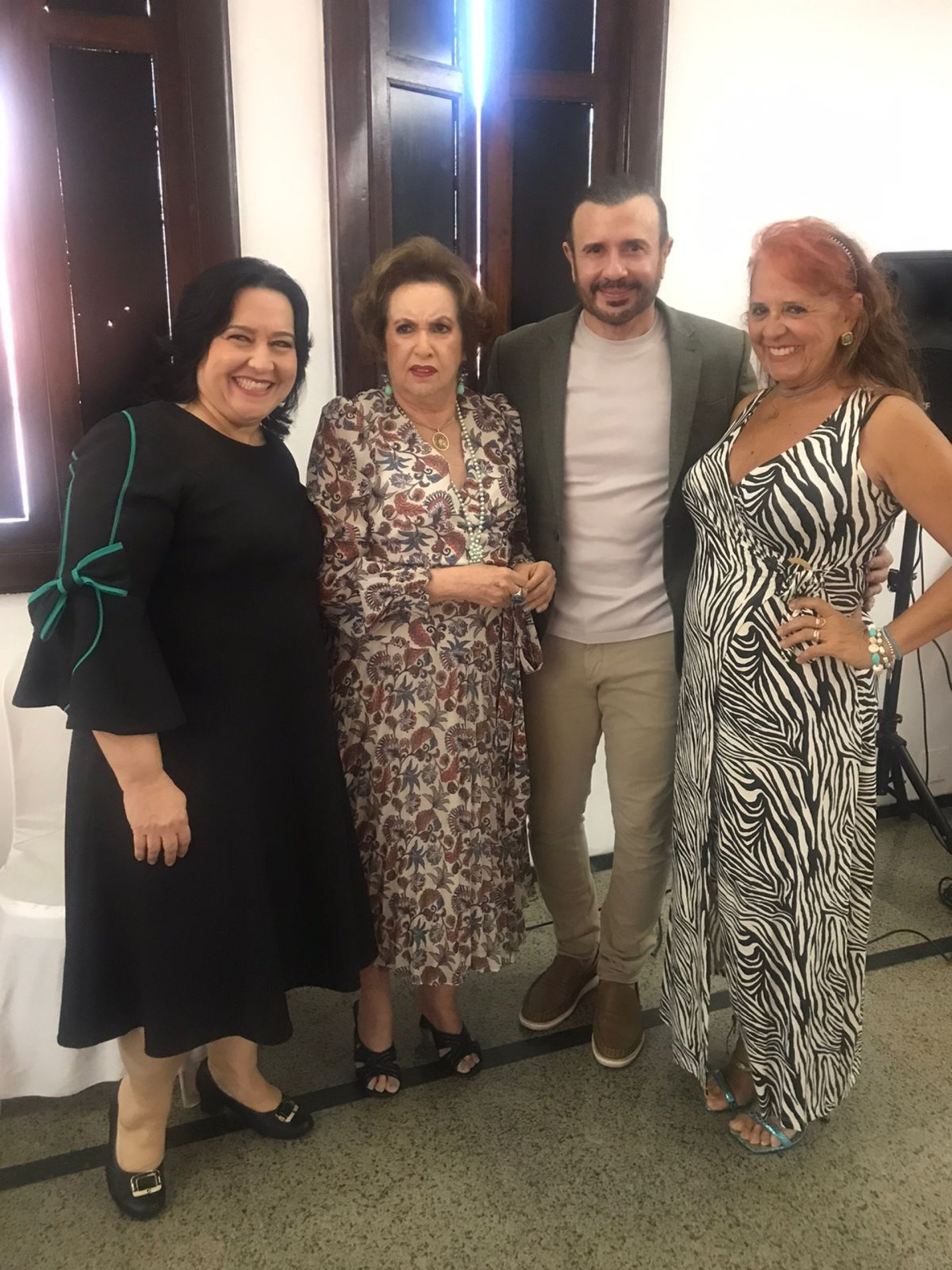 Médico Italo Rachid com Norma Zélia, Lêda Maria e Fátima Duarte (Foto: Arquivo Pessoal)