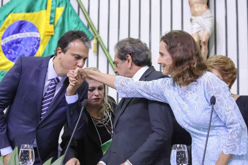 Posse do governador Camilo Santana e da vice-governadora Izolda Cela em 2019(Foto: Divulgação/Marcos Moura/AL-CE)