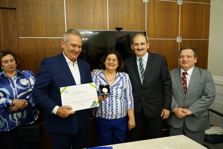 Desembargadores Regina Gláucia, atual presidente, Franzé Gomes e o novo presidente Durval César de Vasconcelos Maia(Foto: Divulgação TRT7)