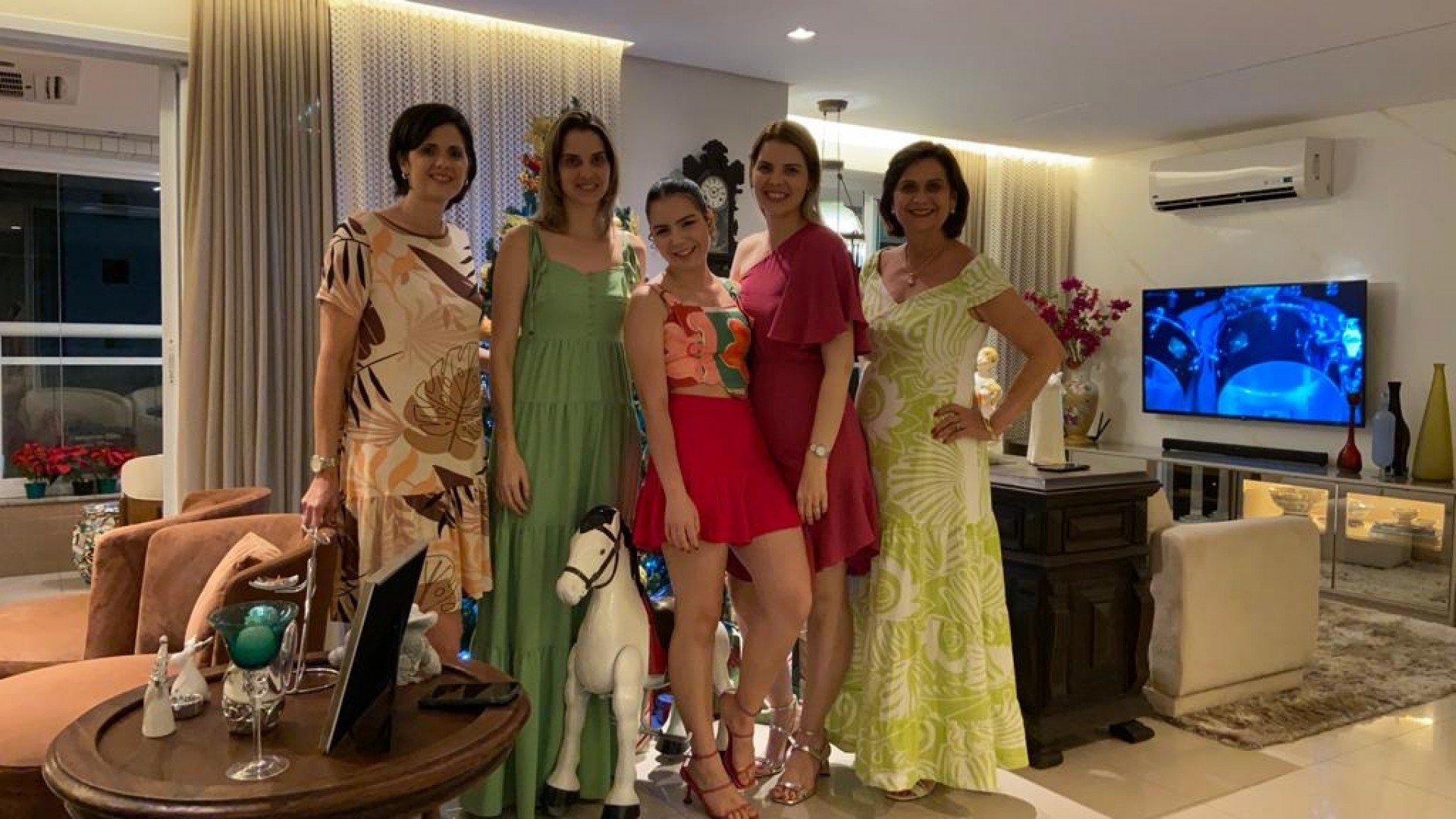 (Foto: Arquivo Pessoal)Marilena Campos com filhas Lilian, Marisa e Marília e a neta Júlia
