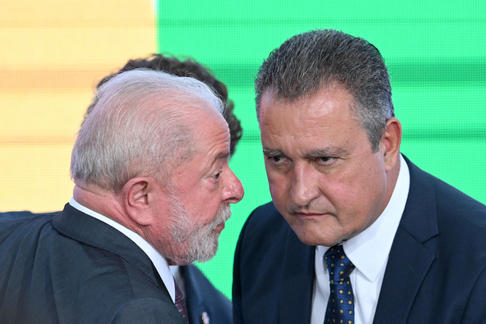 ￼LULA e o ministro da Casa Civil, Rui Costa (Foto: EVARISTO SA / AFP)