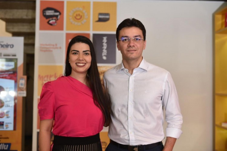 Aniversariante e a querida esposa Tamires(Foto: Arquivo Pessoal)
