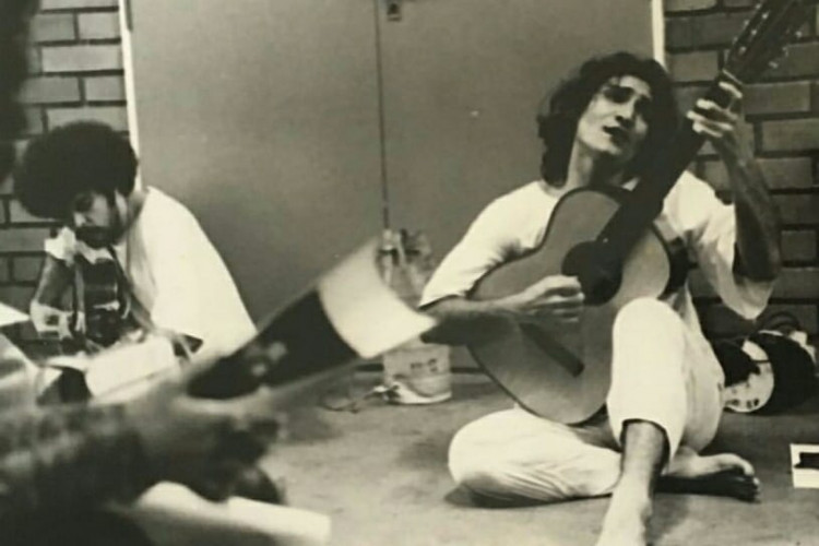 Jorge Mello e Belchior foram compositores e intérpretes das músicas da peça "O Morro do Ouro"; foto de 1972(Foto: Arquivo Instituto Eduardo Campos/Reprodução)
