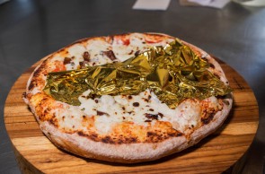 Pizza de ouro da pizzaria Los Brabos 