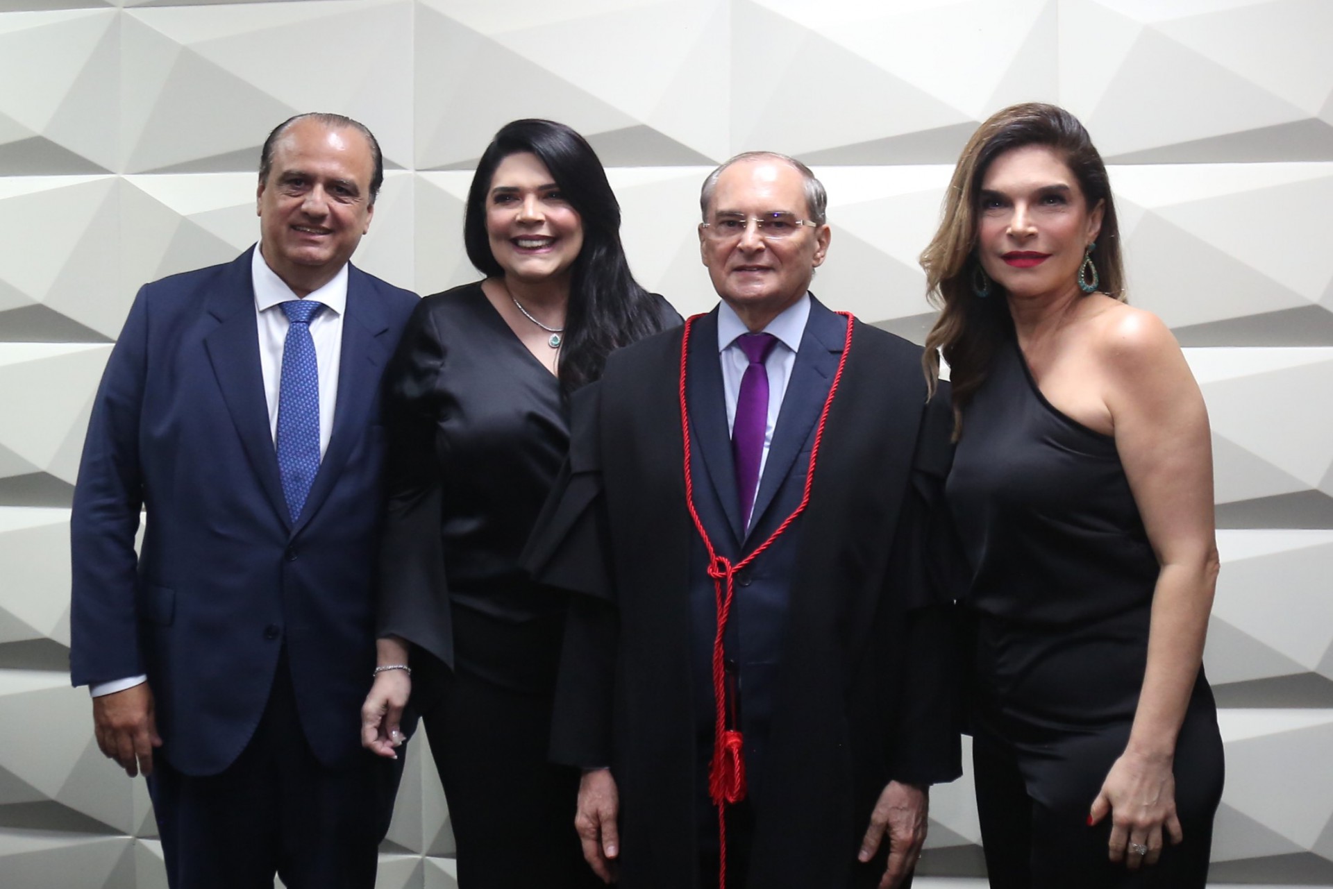 (Foto: João Filho Tavares/O POVO)Max e Sellene Câmara, Abelardo Benevides e Fabiana Lustosa