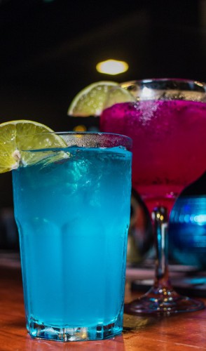 Drinks Pitaya Gin e Adios do Bulls Beer House