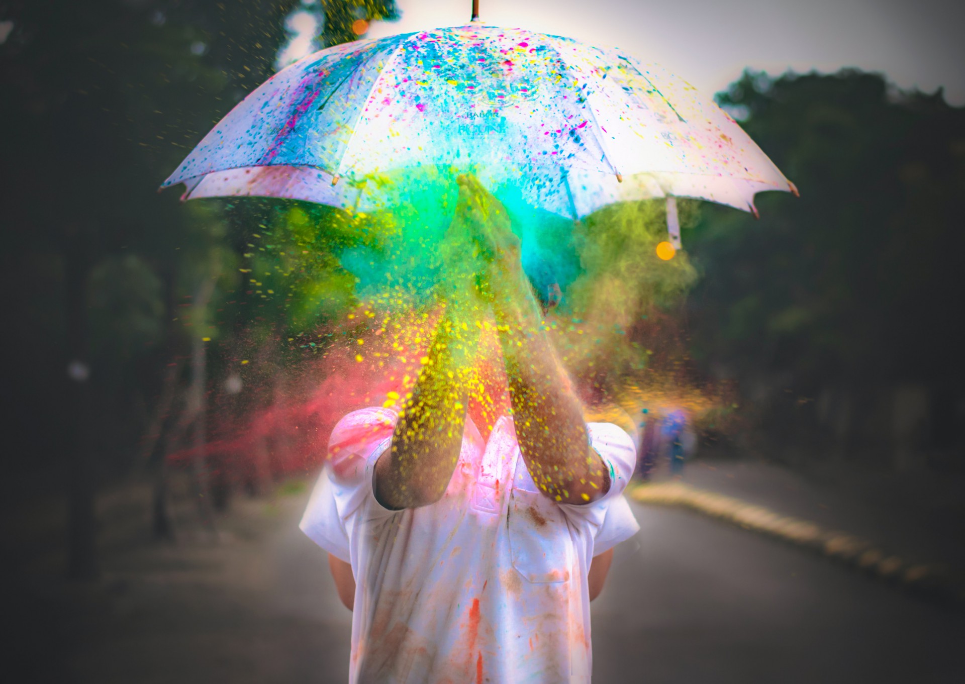 Desapego pode ser um aprendizado para tornar a vida mais leve (Foto: Divya agrawal/unsplash)