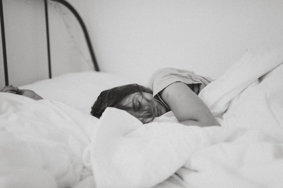 Apeneia do sono pode encontrar complicações cardíacas  (Foto: Vladislav Muslakv/Unsplash)