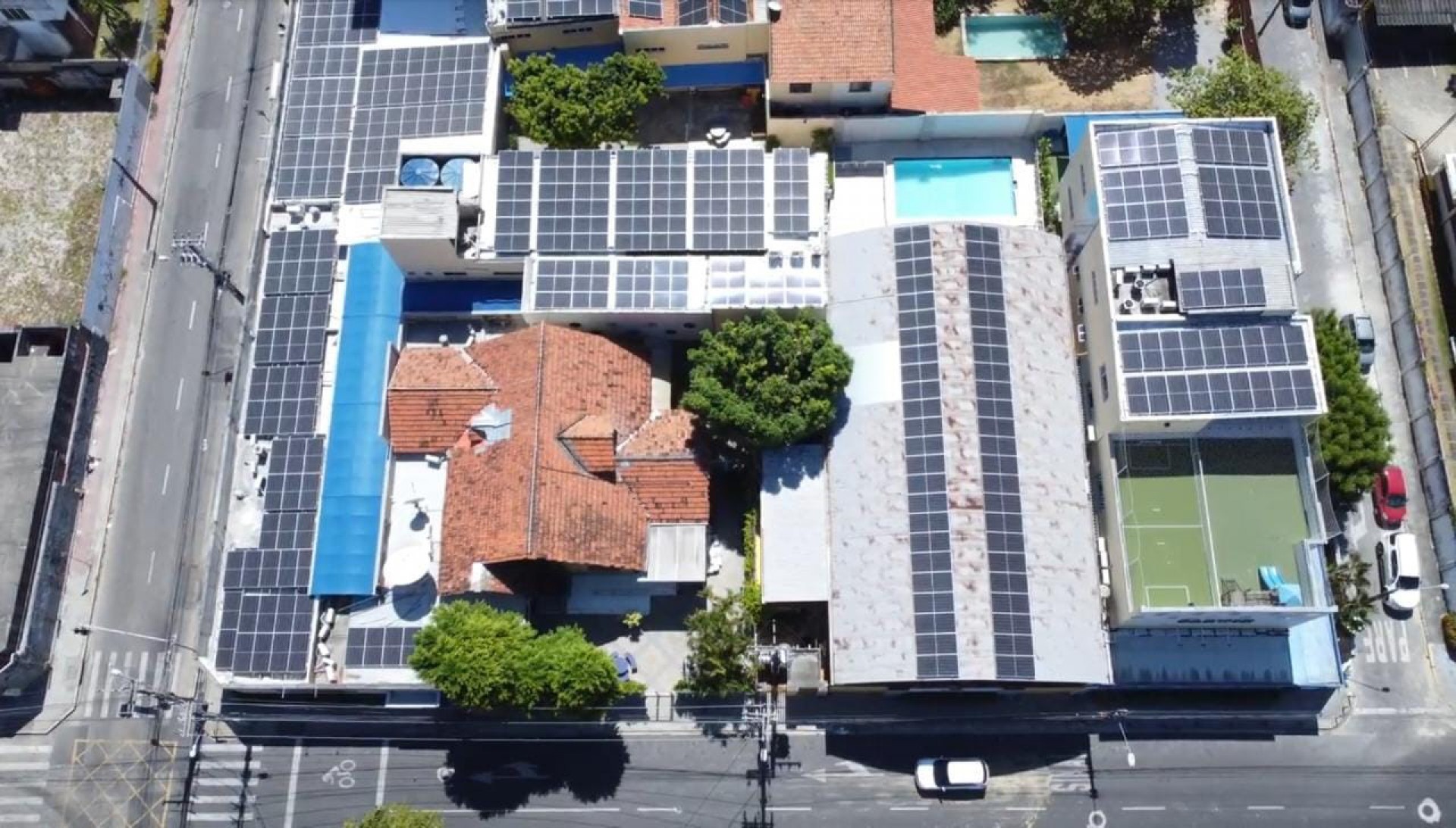 Colégio Darwin investe R$ 750 mil em placas solares para cobrir área de 730 m² da escola (Foto: Divulgação Colégio Darwin)