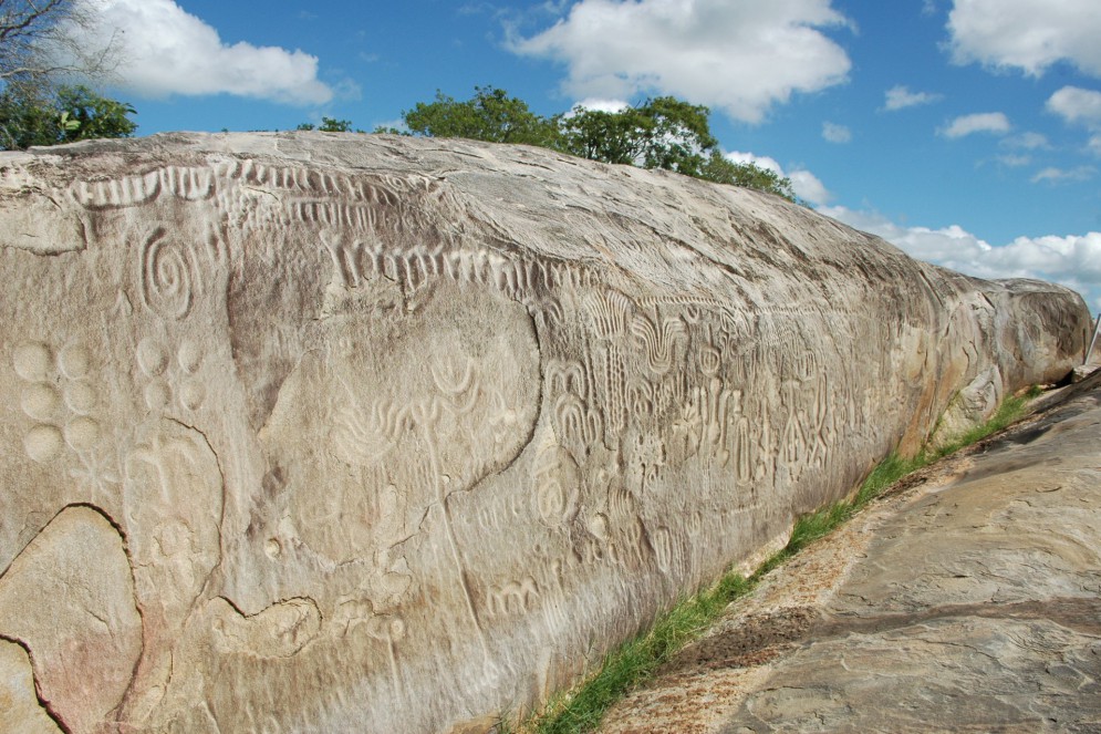 Pedra do Ingá, na Paraíba.(Foto: Claudio JJ / Wikicommons)