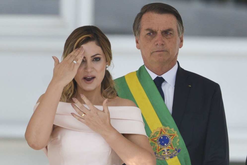 No discurso de posse, a ex-primeira-dama Michelle Bolsonaro discursou em libras no Parlatório do Palácio do Planalto.(Foto: Marcelo Camargo/Agência Brasil)