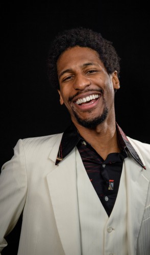 Quem assistiu o filme Soul, da Pixar, está familiarizado com a música e as mãos de Jon Batiste.