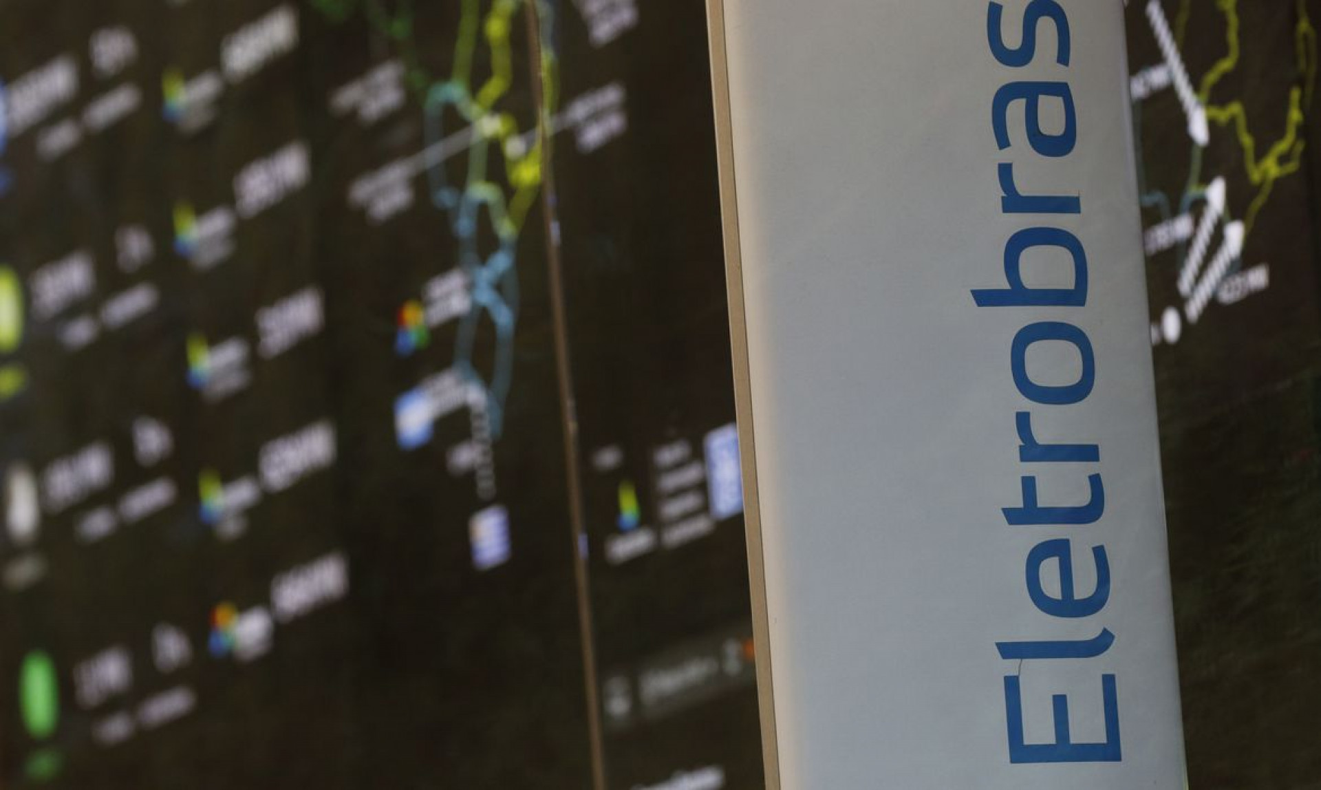 ￼AGU contesta no Supremo parte da lei que privatizou a Eletrobras (Foto: )