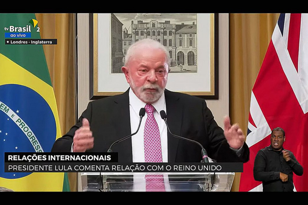 Londres, Inglaterra, 06.05.2023 – Presidente Luiz Inácio Lula da Silva fala com jornalistas após a cerimônia de coroação do Rei Charles III. Foto: Reprodução TV Brasil

