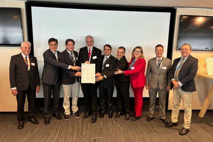 Comitiva brasileira participou do lançamento do Corredor de H2V direto do evento World Hydrogen Summit 2023 Comitiva brasileira participou do lançamento do Corredor de H2V direto do evento World Hydrogen Summit 2023