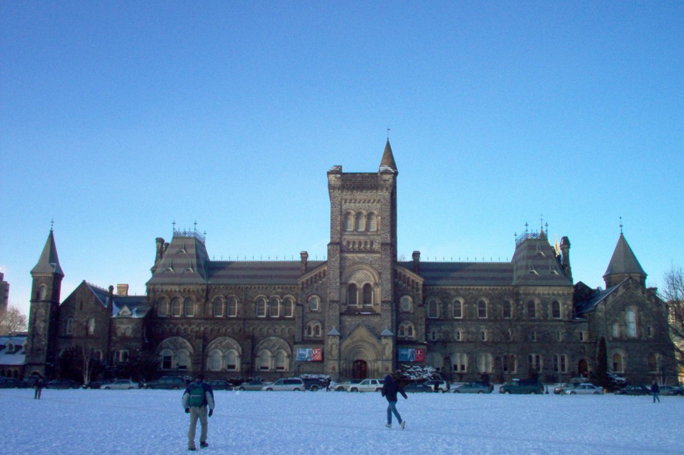 Universidade de Toronto.