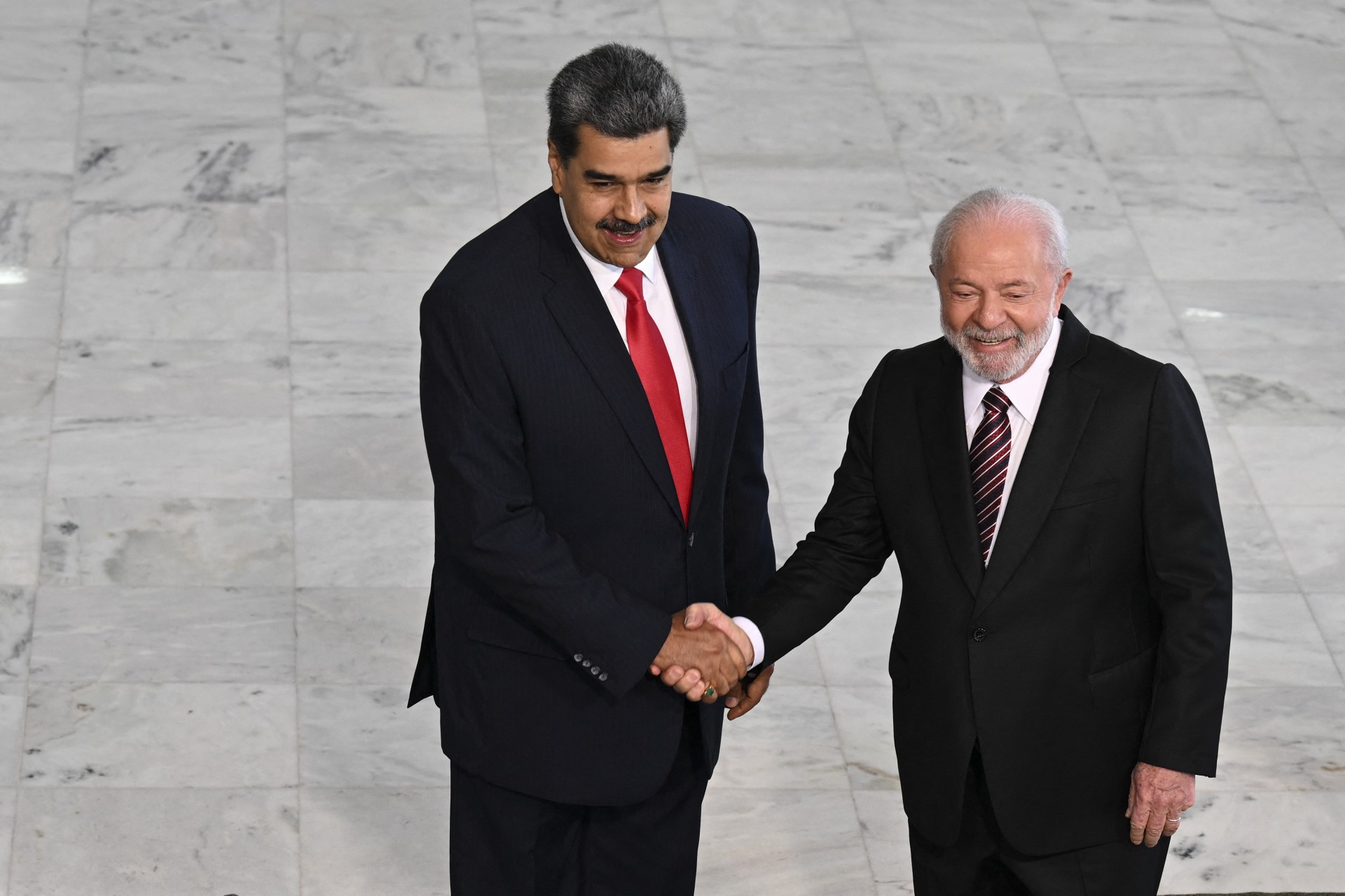 ￼MADURO está no Brasil para reunião 
de chefes de Estado sul-americanos (Foto: EVARISTO SA / AFP)