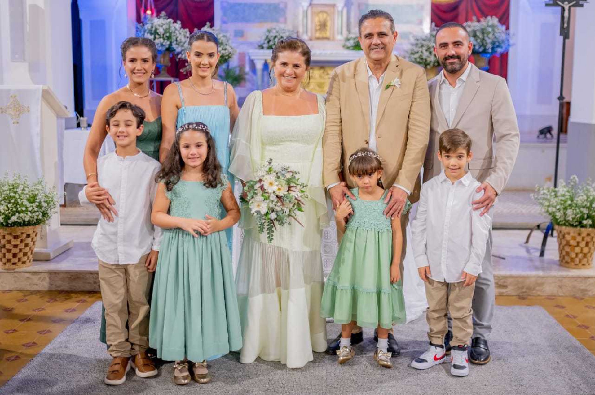 Casal com filhos e netos  (Foto: Davi Távora/ Arquivo familiar )