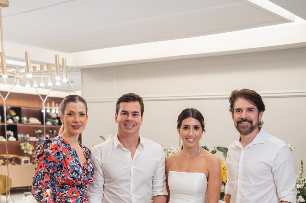 Ana Cláudia Macêdo e Léo Brasil com Leonardo Aguiar e Tayra Romcy, que comemoravam suas Bodas de Estanho  (Foto: arquivo familiar )