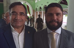 Presidente Jardson Cruz e Patriarca Brandão defronte ao Pavilhão Nacional

