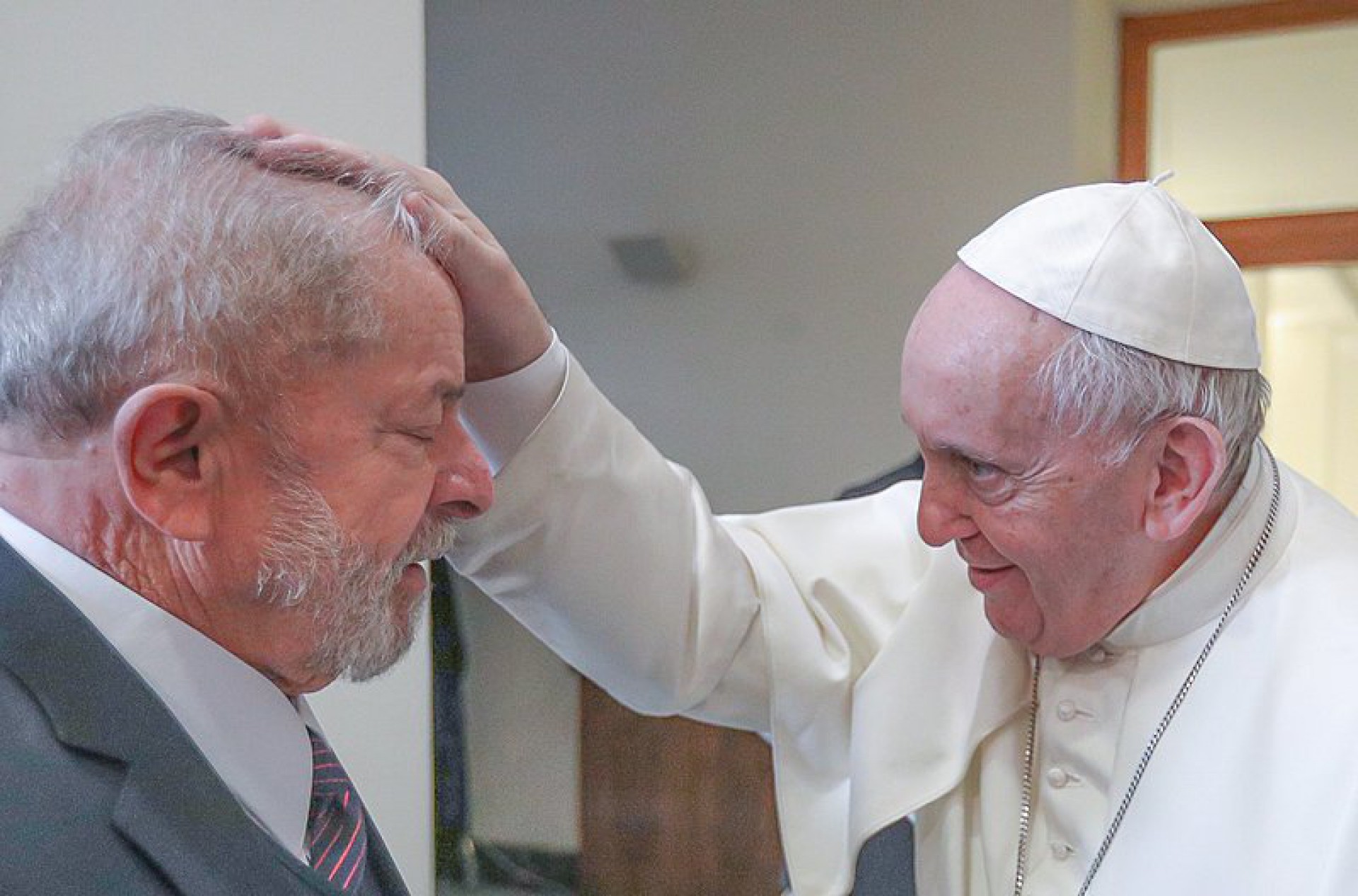 Lula e o Papa (Foto: Ricardo Stucker)