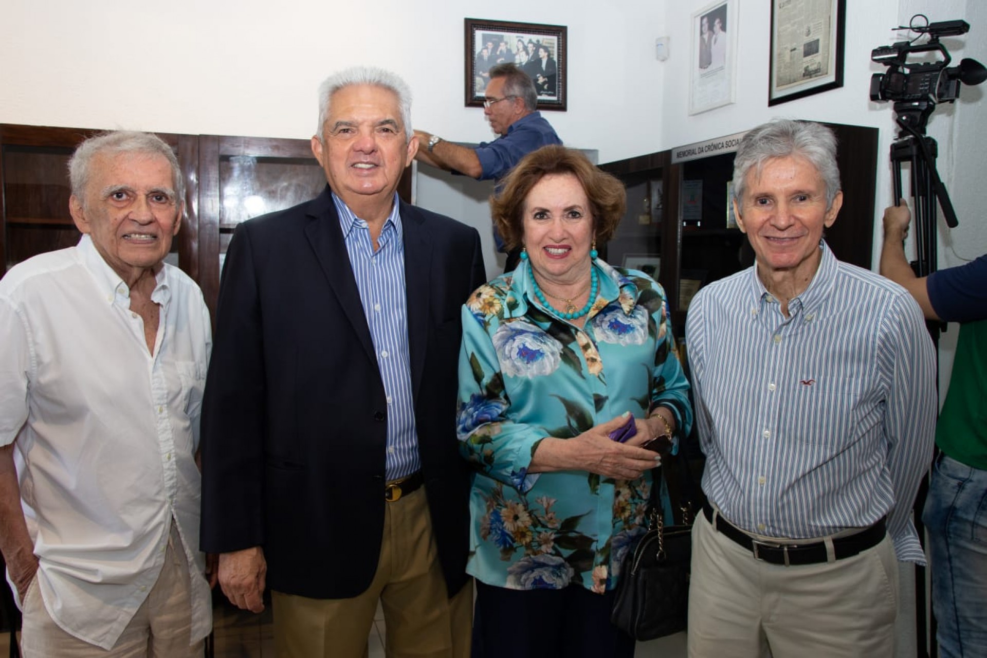 (Foto: Divulgação)Lúcio Brasileiro com o presidente da ACL Tales de Sá Cavalcante e os jornalistas/escritores Lêda Maria Souto e Pádua Lopes
