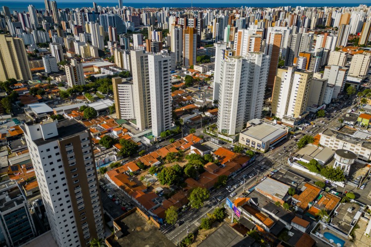 Fortaleza, CE, BR - 29.06.23  Expeculação Imobiliária - Vista aérea da Vila Vicentina no bairro Dionísio Torres (Fco Fontenele/OPOVO)(Foto: Fco Fontenele/O POVO)