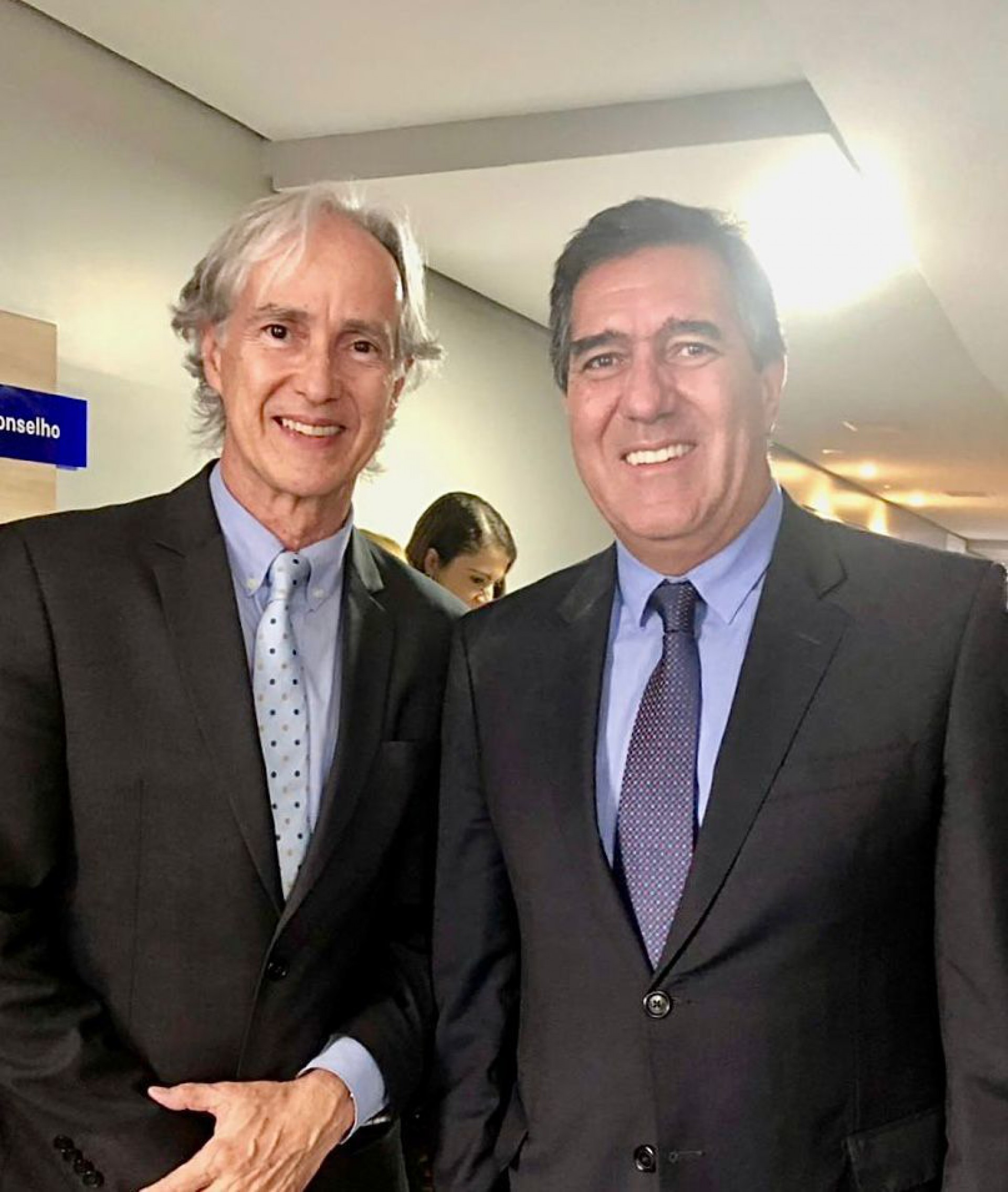 Luiz Gastão (à direita), presidente da Fecomércio-CE, e Marcos Pompeu, secretário executivo das Câmaras e Conselhos Empresariais da Fecomércio (Cace) (Foto: Arquivo Pessoal)
