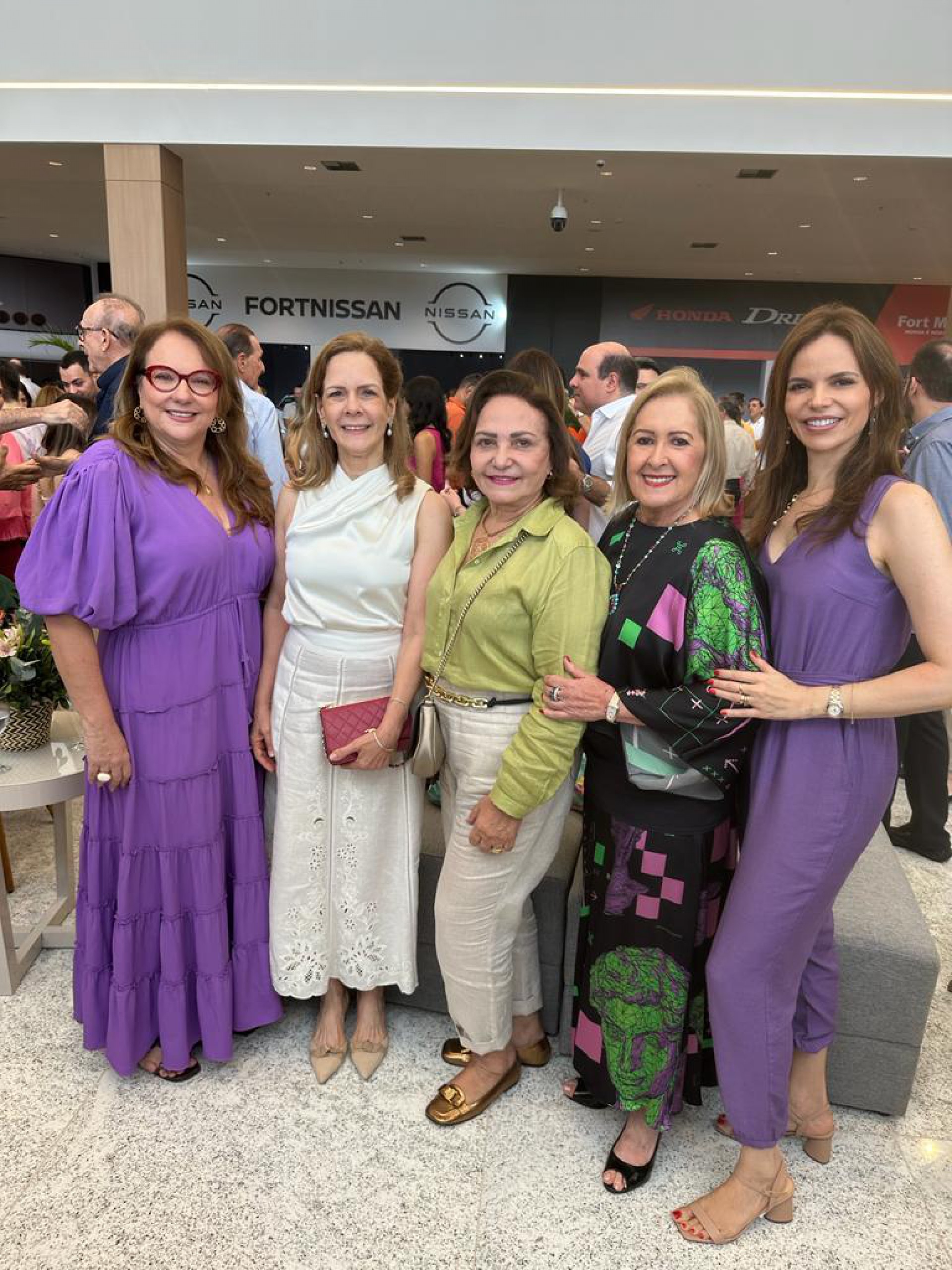 (Foto: Arquivo Pessoal)Com as amigas Flávia Brasil, 
Vânia Canamary, Tereza e Cristiane Gurgel