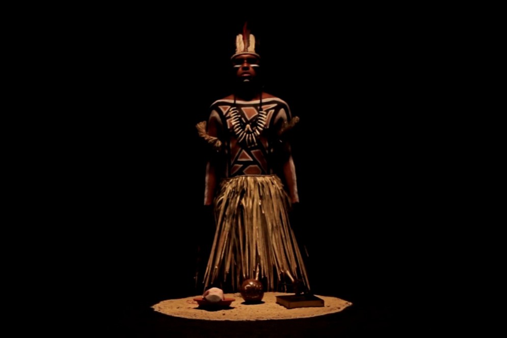 (Foto: Divulgação/Ziel Karapotó)Ziel Karapotó é um dos artistas em exposição na mostra Hãhãw: arte indígena antirracista, no Museu da Imagem e do Som do Ceará
