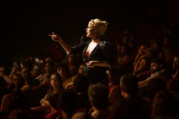 Verónica Valenttino interpreta Brenda Lee At dit, nonecea diorestias exceperem ut alitat lam doluptat. Arum hicius dolupid(Foto: Vivian Grandela/Divulgação)