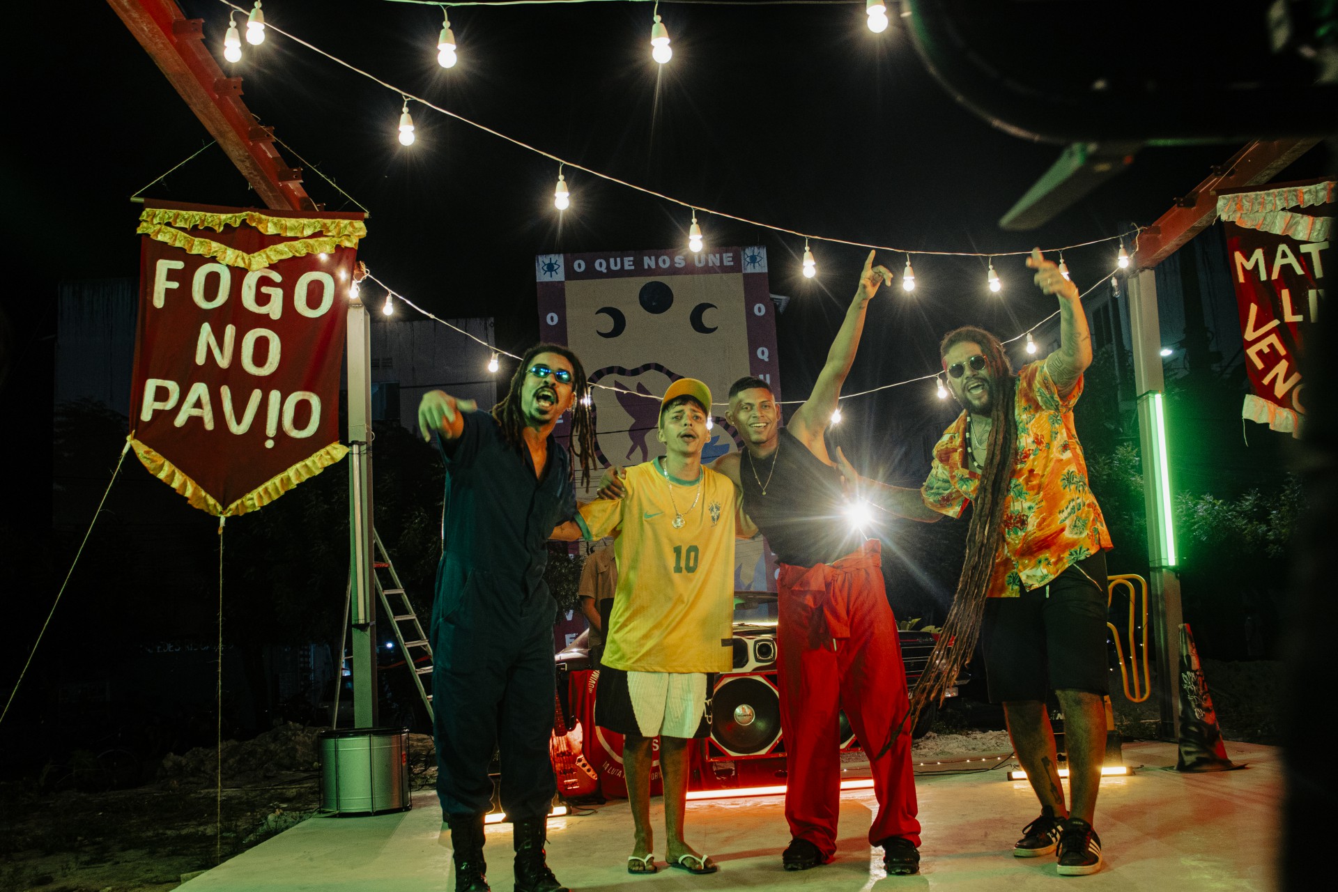 Caiô, Léo Suricate e Doixton participam de música e clipe de 