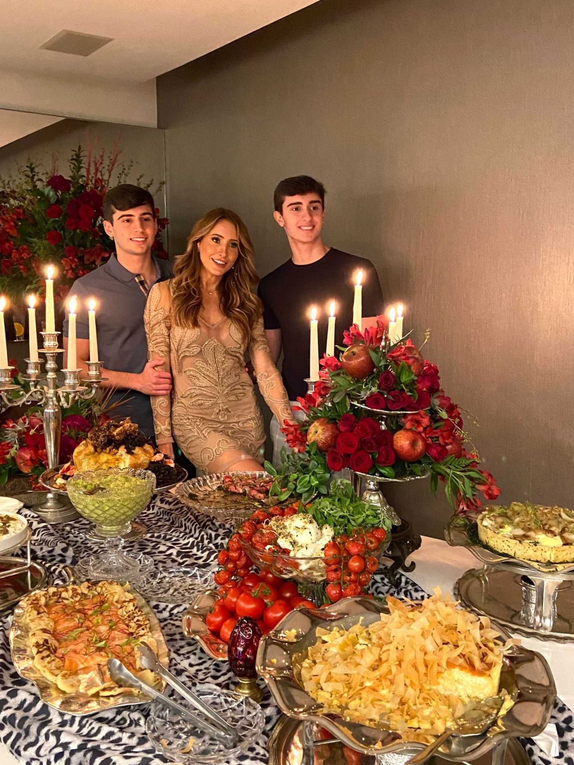 (Foto: arquivo pessoal)Melaine com os filhos Iago 
e Caique Fernandes Diogo
