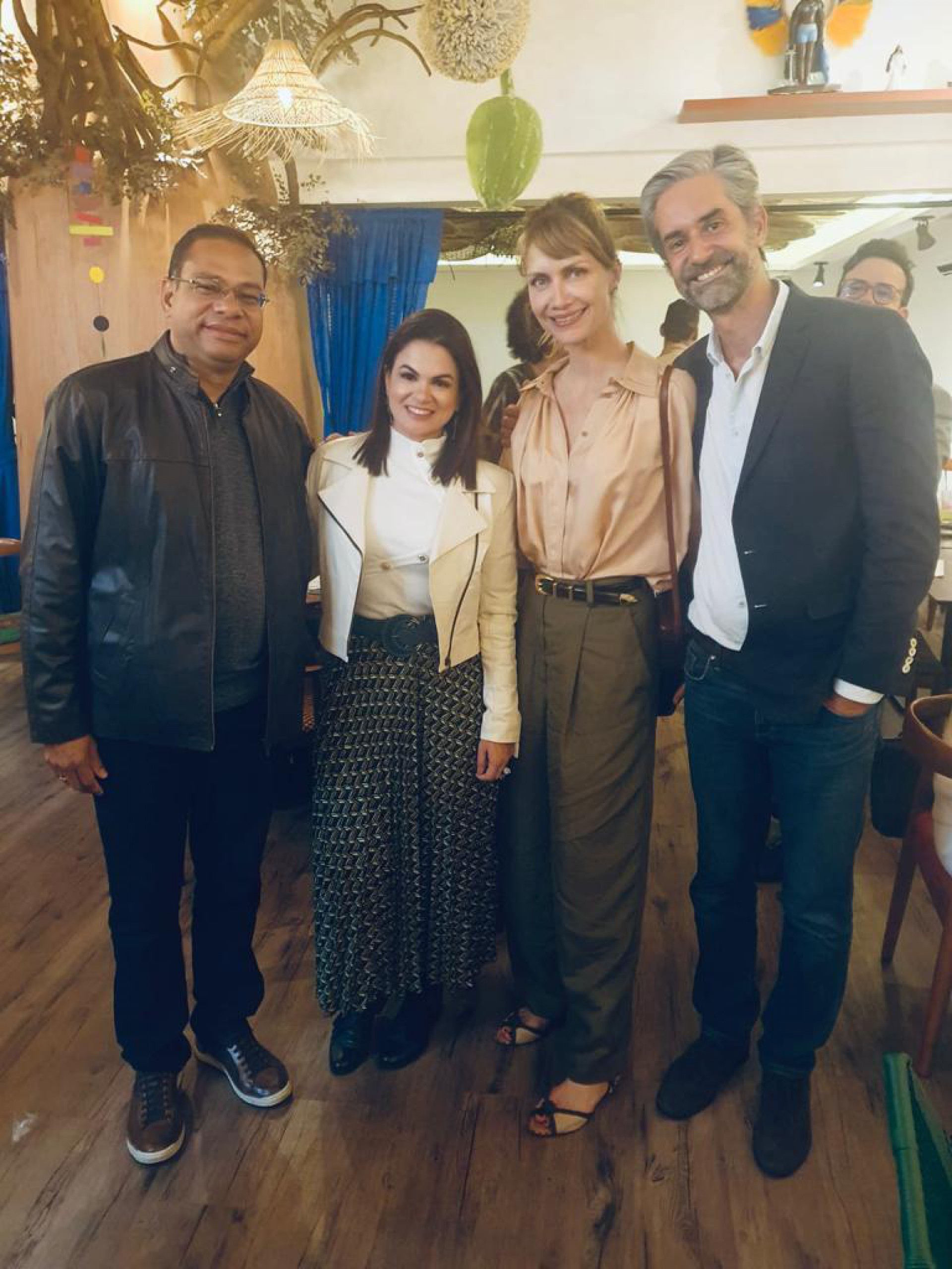 (Foto: Reprodução Redes Sociais)André Costa e Mariana Pedrosa com 
Ana Cláudia Michels e  Augusto de Arruda Botelho