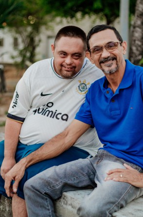 No ultimo mutirão do MPCE, Célio Silva comprovou a paternidade de seu filho Renato (Foto: Samuel Setubal/O Povo) (Foto: Samuel Setubal)