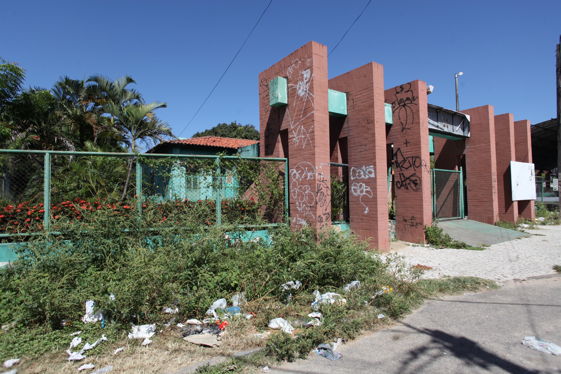 Condições da Vila Olímpica do Conjunto Ceará.  (Foto: Fabio Lima)