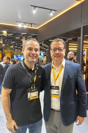 Rodrigo  Barroso com o CEO da XP, Thiago Mafra