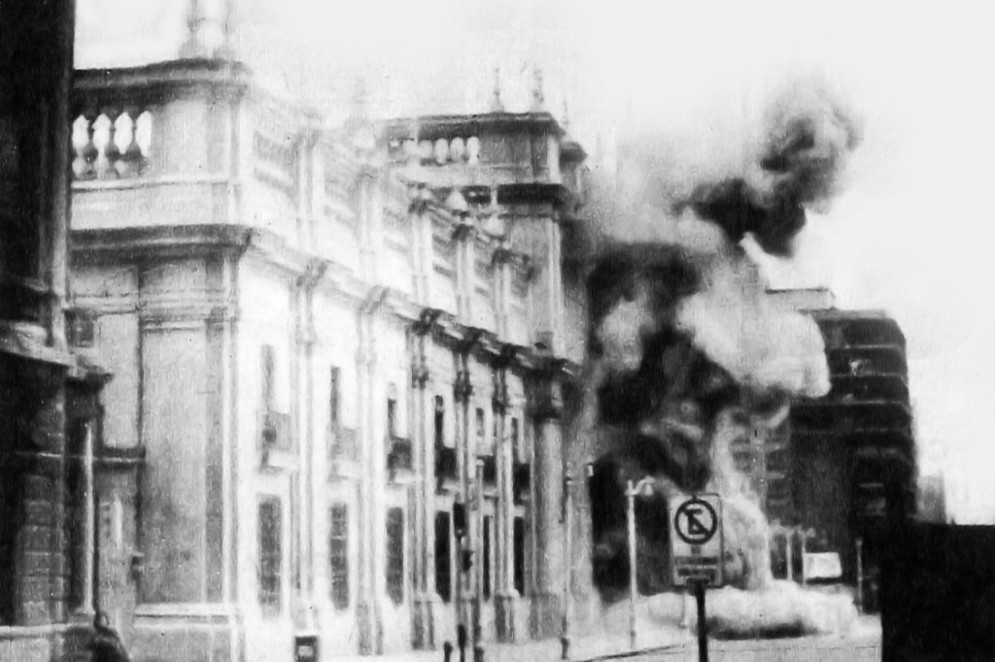 Imagem do bombardeio de La Moneda (palácio presidencial). Golpe de 11 de setembro de 1973, no Chile(Foto: Biblioteca del Congreso Nacional / Wikicommons)