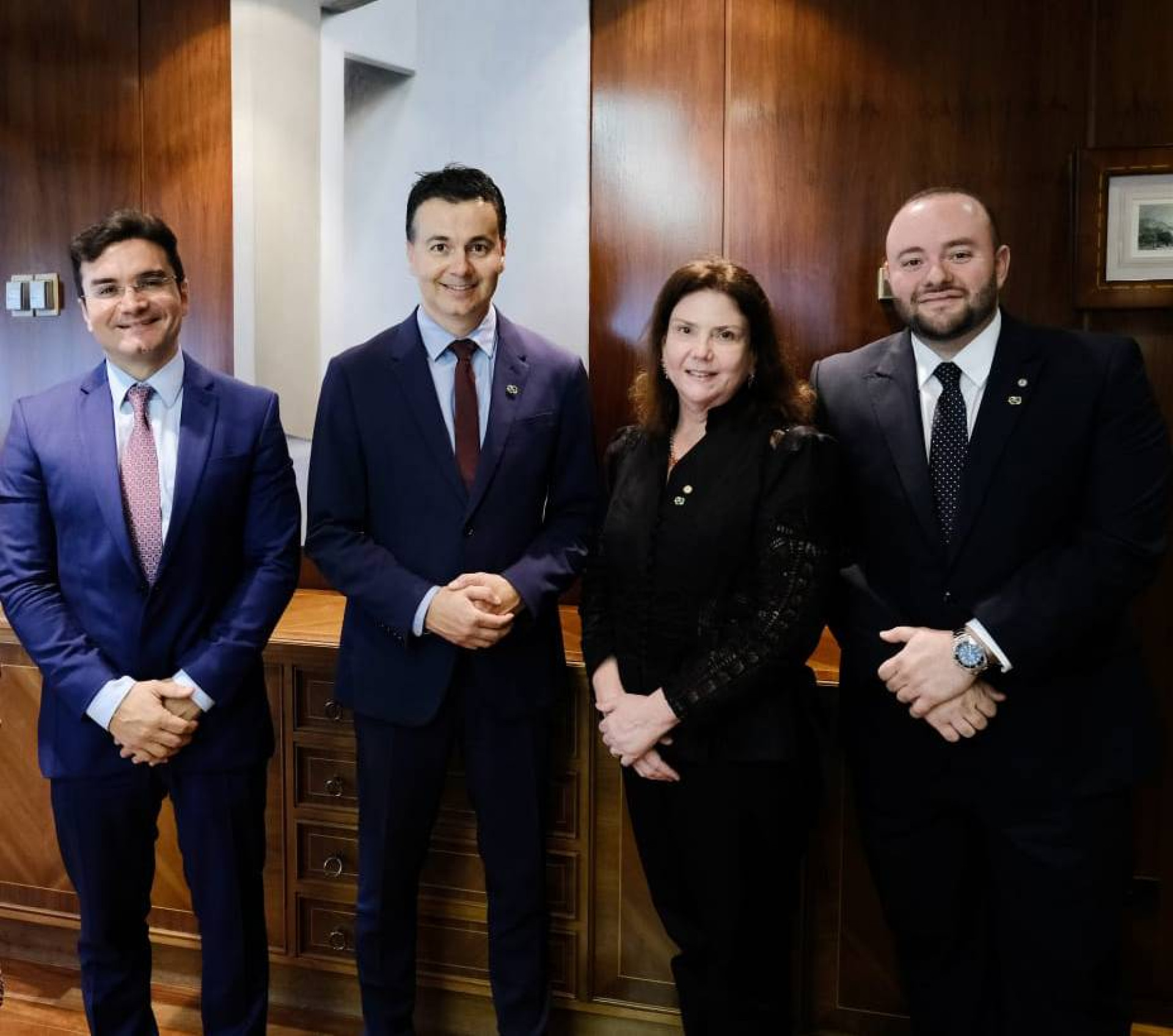 Ministro do Turismo, Celso Sabino; Hector Gomez, ministro da
Indústria, Comércio e Turismo da Espanha;
 deputados federais Fernanda Pessoa e Fausto Junior (Foto: Arquivo Pessoal )