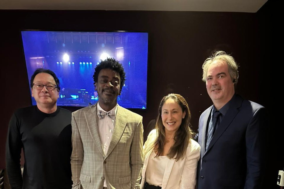Pedro Coelho Neto e Larissa com Seu Jorge e Daniel Jobim: turnê pelos EUA(Foto: arquivo pessoal)