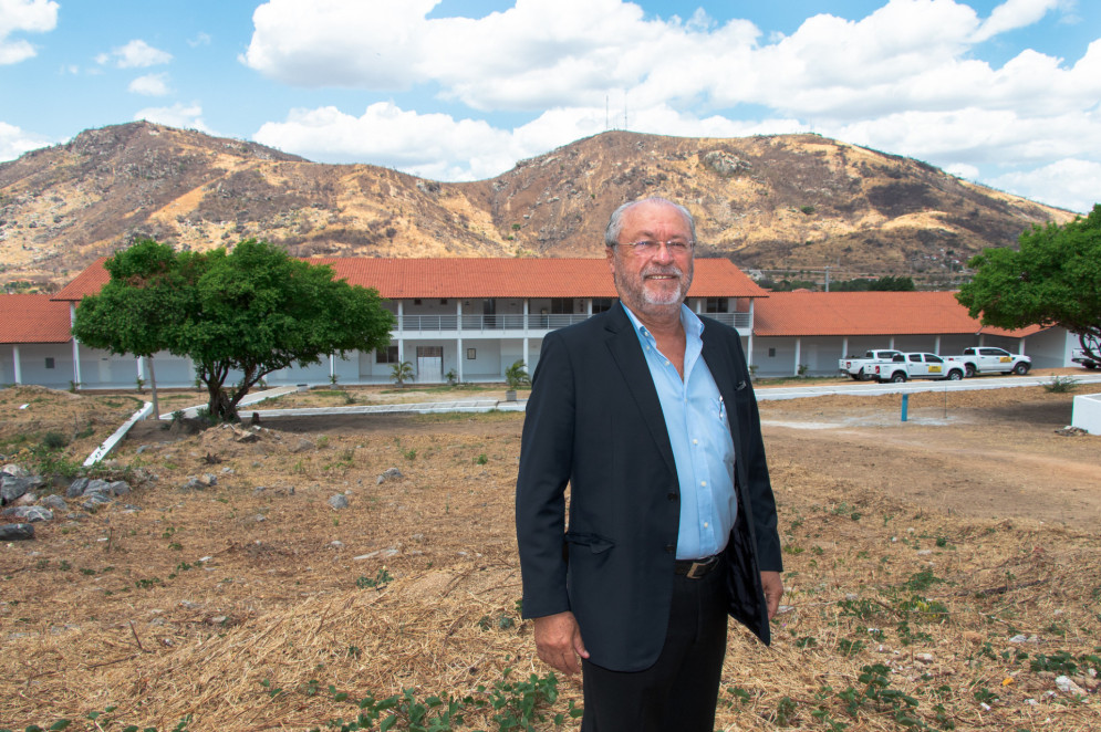 O ex-reitor da UFC Cândido Albuquerque (na foto em visita ao Campus de Itapajé) priorizou o perfil tecnológico dos cursos do equipamento(Foto: Viktor Braga)
