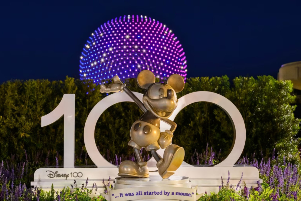 Parque temático Epcot, em Orlando, celebra os 100 anos da Disney