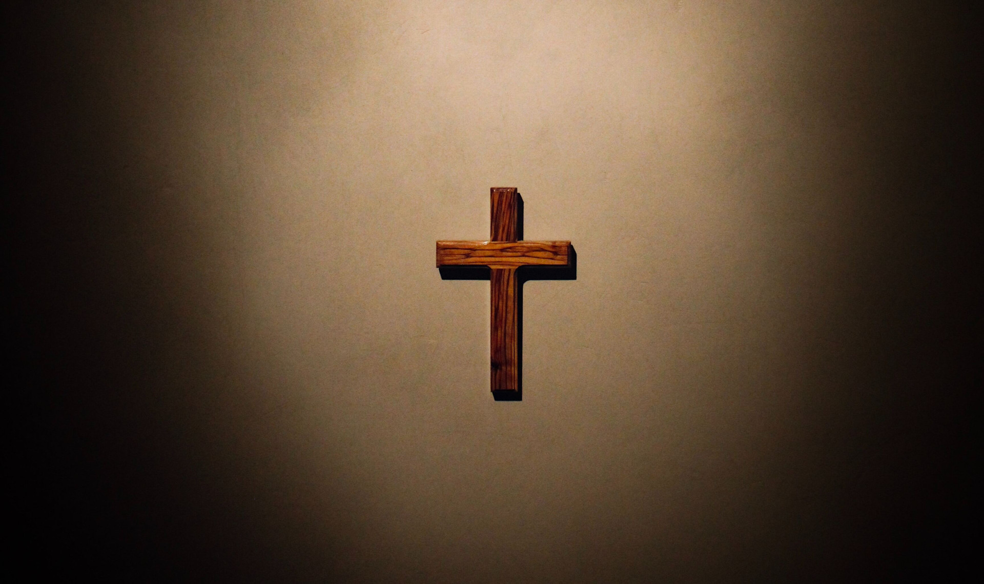 Cruz como metáfora de primeira logo (Foto: James/Unsplash)