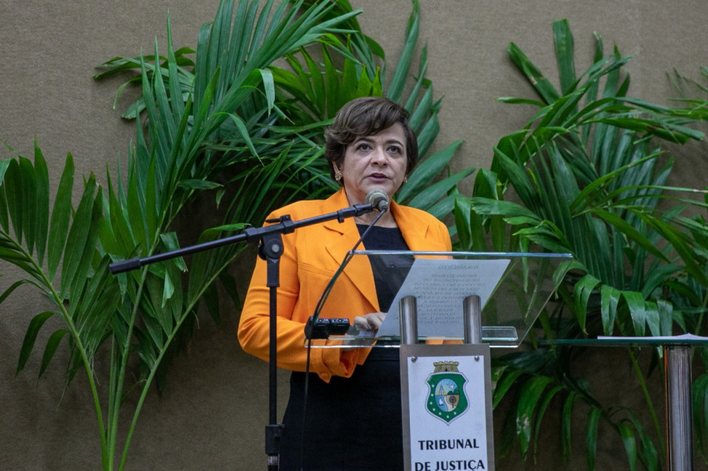 Sucessora da juíza Ana Cristina Esmeraldo, Solange Menezes Holanda assumiu a diretoria do Fórum Clóvis Beviláqua para o biênio 2023/2025(Foto: Divulgação/Tribunal de Justiça do Ceará (TJCE))