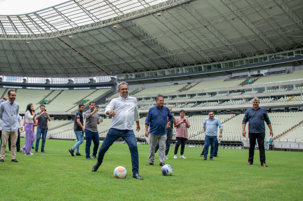 Elmano de Freitas realiza solenidade pelos 50 anos do Castelão(Foto: Samuel Setubal/O Povo)